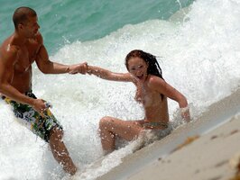 Natasha_Hamilton_topless_candids0001.jpg