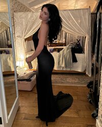 kyliejenner_1739373655_3566447174156259824_12281817.jpg
