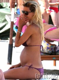 michelle-hunziker-purple-bikini-in-ibiza-01-675x900.jpg