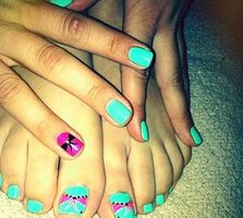 une-pieds-star-kaley-cucuo.jpg