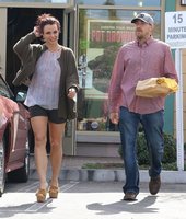 Britney Spears - Out for lunch in Agoura Hills  010.jpg