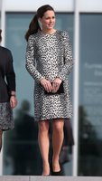 kate-middleton-style-visiting-the-turner-contemporary-gallery-in-margate-march-2015_18.jpg