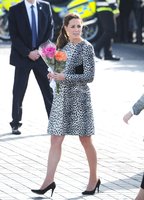 kate-middleton-style-visiting-the-turner-contemporary-gallery-in-margate-march-2015_22.jpg