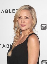 kate-hudson-fabletics-charity-cvent-in-los-angeles-october-2015_20.jpg