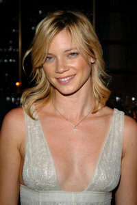 400px-Amy_Smart_Delux.jpg