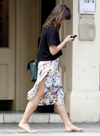 Jenna_Coleman_-_Out_for_lunch_in_London___21062013_001.jpg