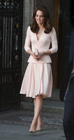 kate-middleton-at-the-national-portrait-gallery-in-london-5416-13.jpg