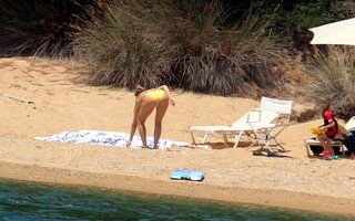 kate-hudson-bikini-candids-in-skiathos-island-july-24-32-pics-23.jpg
