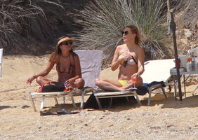 kate-hudson-bikini-candids-in-skiathos-island-july-24-32-pics-30.jpg