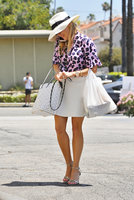 reese-witherspoon-shopping-in-beverly-hills-august-1-46-pics-10.jpg