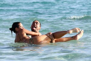 Flavia-Pennetta-in-Bikini-2016--01.jpg
