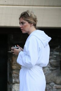 choara-ferragni-in-bikini-at-a-terme-in-rome-12-09-2016_9.jpg