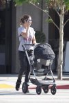 elisabetta_canalis_out_for_lunch024.jpg