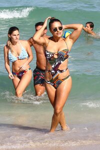 48601738_hqcelebcorner-32.jpg