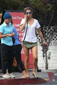 51948914_hqcelebcorner-71.jpg