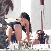 Kate-Beckinsale-Bikini-Ass-In-Mexico-08.jpg