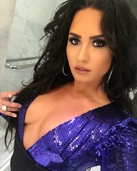 ddlovato___BdZDMwPlFen___.jpg