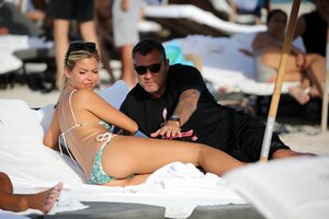 58724248_hqcelebcorner-75.jpg