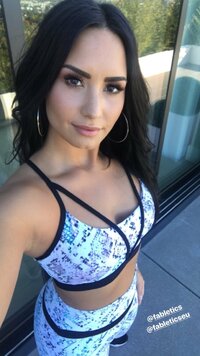 ddlovato_25012070_183016522432743_5096214846890835968_n.jpg