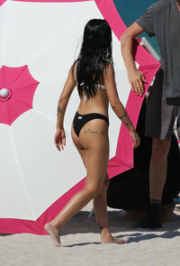 106076049_hqcelebcorner-34.jpg