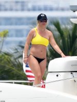 Britney-Spears--Bikini-candids-on-a-Yacht-in-Miami--30.jpg