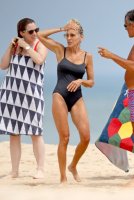sarah-jessica-parker-in-a-swimsuit-at-the-beach-in-the-hamptons-07-07-2019-10.jpg