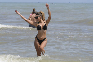 115434837_hqcelebcorner-78.jpg