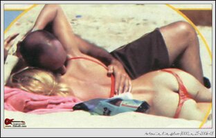 antonella elia in bikini rosso 06.jpg