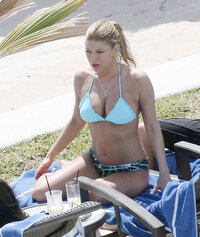 fergie im bikini 06.jpg