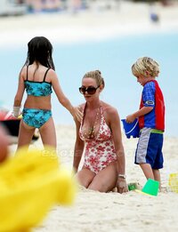 uma thurman al mare 11.jpg