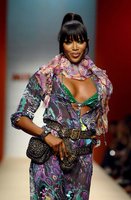 naomi campbell in moda 15.jpg