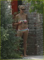 katherine heigl in bikini arcobaleno 02.jpg