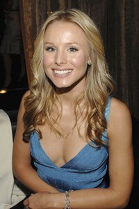 kristen bell a beverly hills 01.jpg