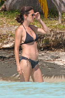 jennifer connelly in bikini 05.jpg