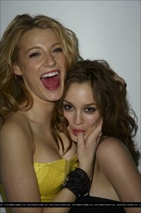 leighton meester e blake lively in shoot 21.jpg