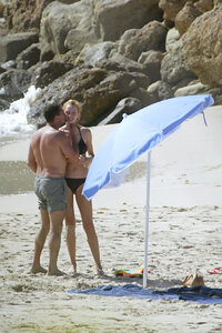 uma thurman in bikini 09.jpg