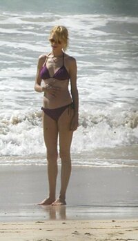 uma thurman in bikini 14.jpg