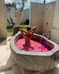 karajewelll_83130579_588827345001730_1332760089309820923_n.jpg