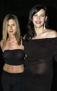 jennifer aniston e liv tyler alla prima 01.jpg