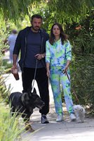 ana-de-armas-and-ben-affleck-out-with-their-dogs-in-venice-beach-05-27-2020-0.jpg