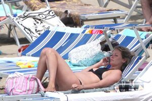 flavia vento in bikini 10.jpg