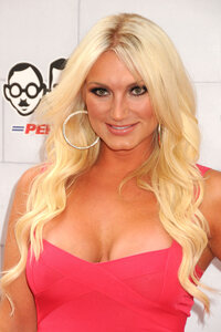 brooke hogan al guys choiche awards 17.jpg