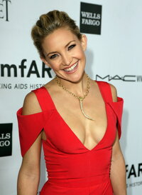 kate hudson al gala 07.jpg