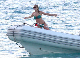 julianne hough in bikini  verde 34.jpg