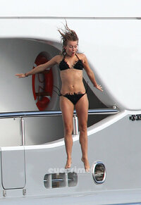 julianne hough in bikini nero 27.jpg