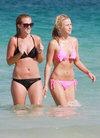 julianne hough in bikini rosa 27.jpg