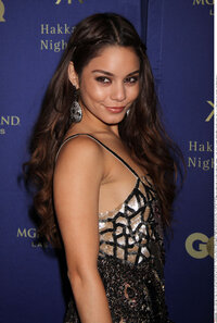 vanessa hudgens al gala 06.jpg