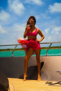 lola ponce in yacht 06.jpg