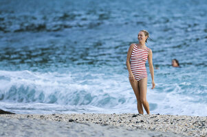 uma thurman al mare 30.jpg