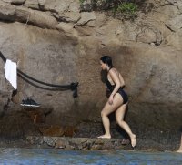demi lovato al mare 07.jpg